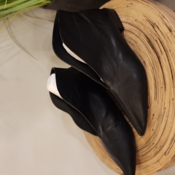 Zara Leather Black Ankle Boots With V Vamp Pointed Elf Boots EU 39 US 8.5 - Picture 2 of 9